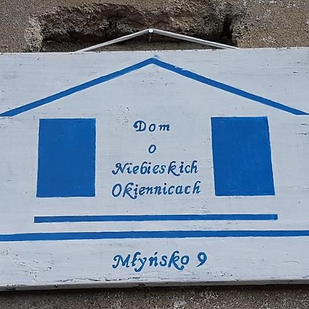 Dom O Niebieskich Okiennicach Gryfów Śląski Zewnętrze zdjęcie